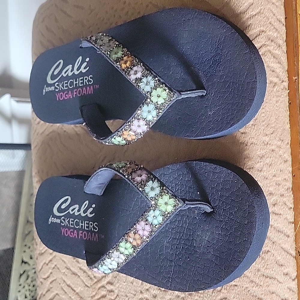 Skechers yoga foam flip-flops - Picture 3 of 3